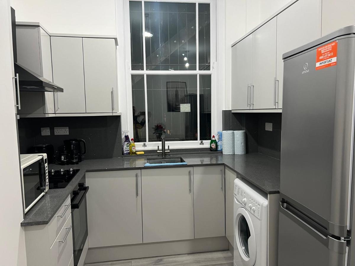 Gazde/Camere de închiriat Comfort Londra